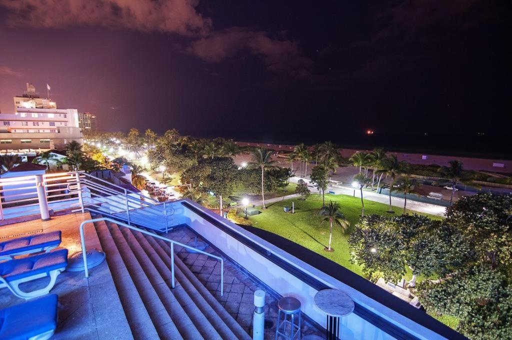 Ocean Drive Studio Beach Front Маями Бийч Екстериор снимка